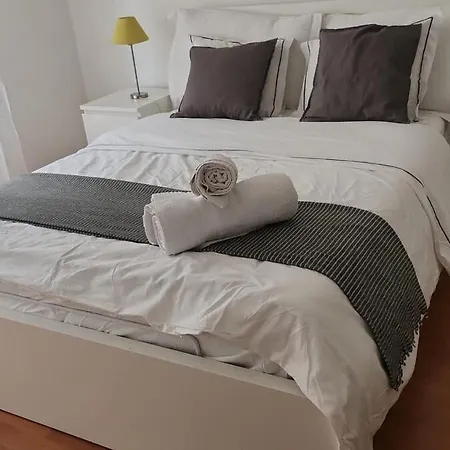 3 Minutes Walking From Train Station Διαμέρισμα *