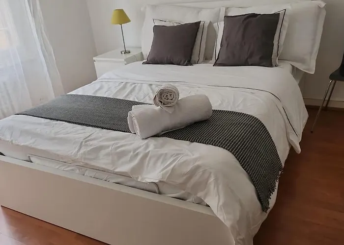 3 Minutes Walking From Train Station Appartamento *